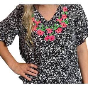 NEW HESED cheetah dot top with embroidered flowers in black